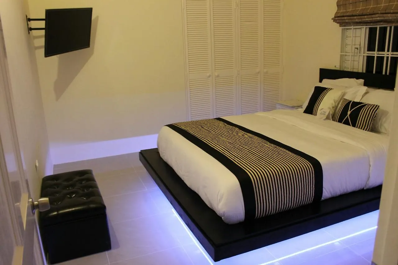 Guest house Zade'S Vacation Home Mammee Bay