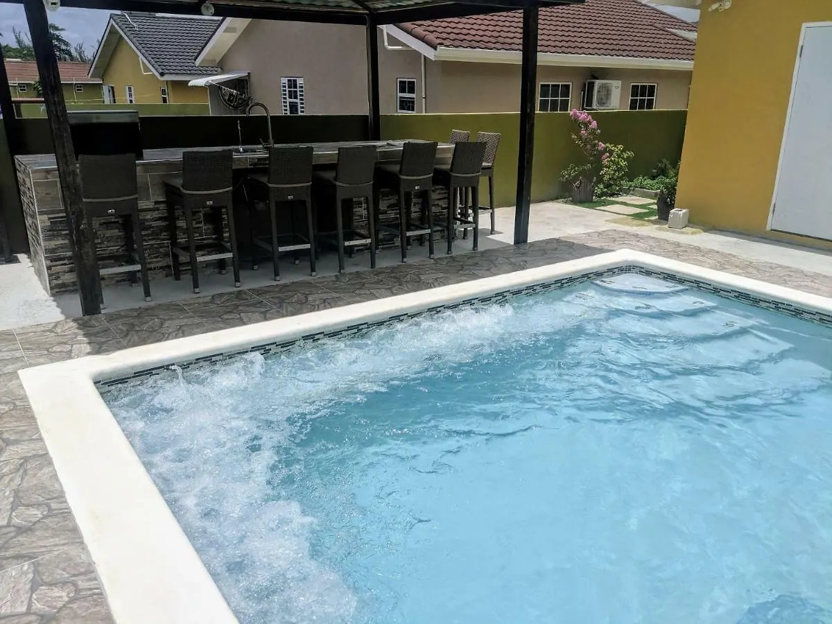 Zade'S Vacation Home Mammee Bay